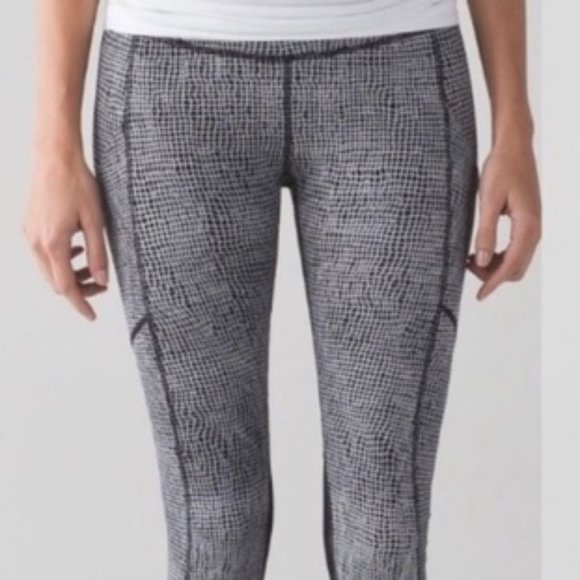 Lululemon Speed Tight V Fall Net Crop Leggings 2 Athletic Running Gym Workout - Picture 4 of 13